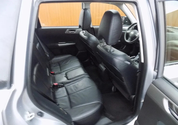 Subaru Forester cena 34900 przebieg: 252000, rok produkcji 2011 z Przysucha małe 497